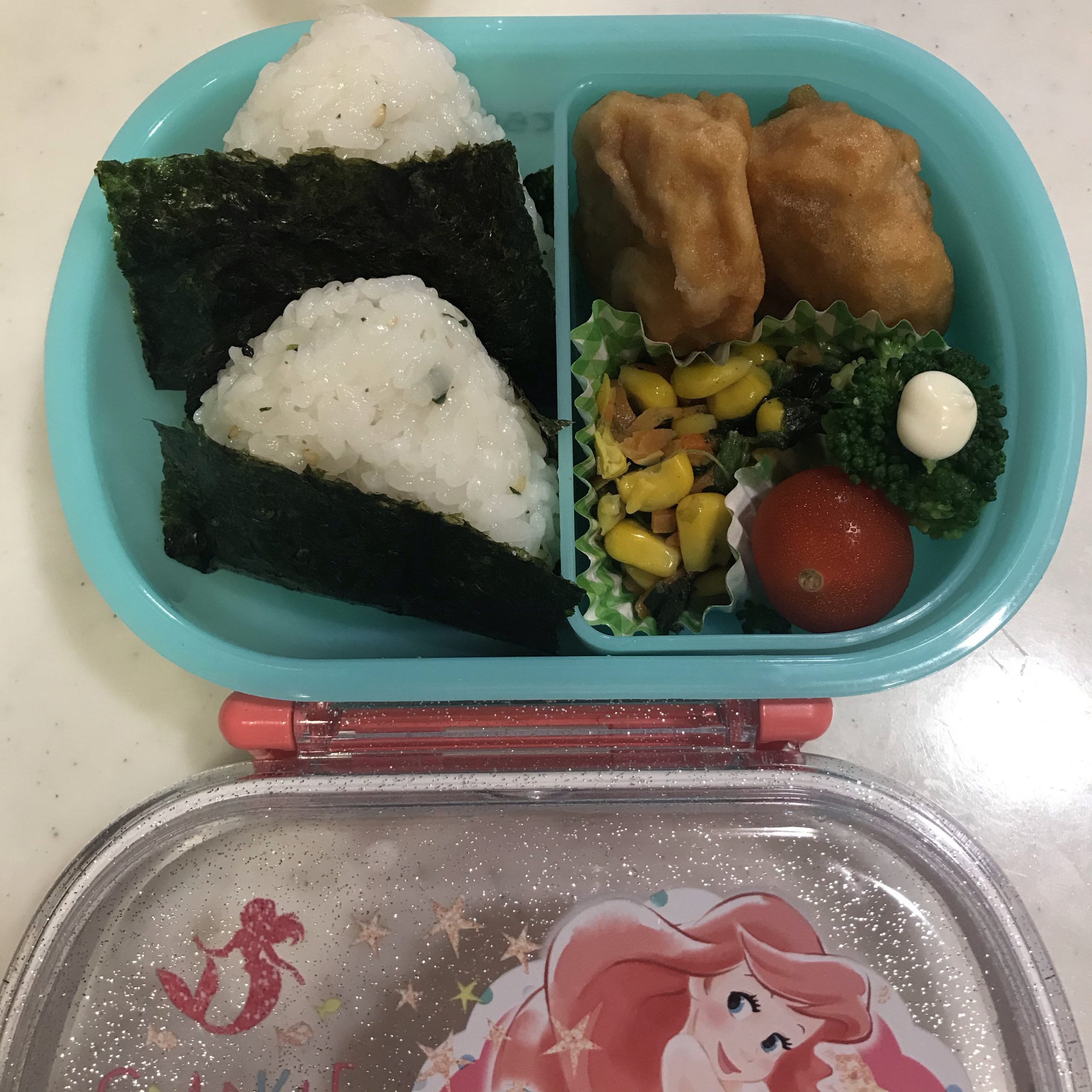 3歳のお弁当と1歳のお弁当 猫と日常